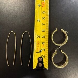 2 pair of gold earrings